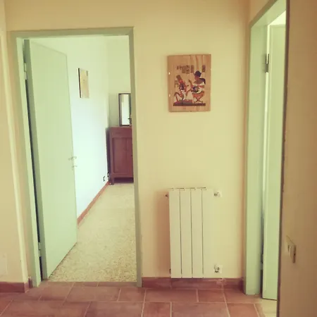 La Rondinella Oda ve Kahvaltı Montecerboli