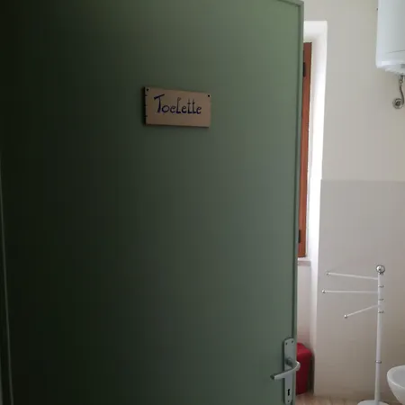 La Rondinella Oda ve Kahvaltı Montecerboli